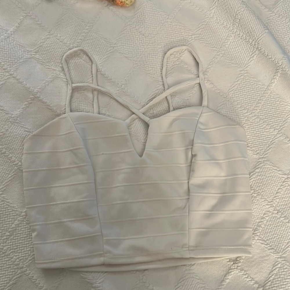 White cross cross crop top